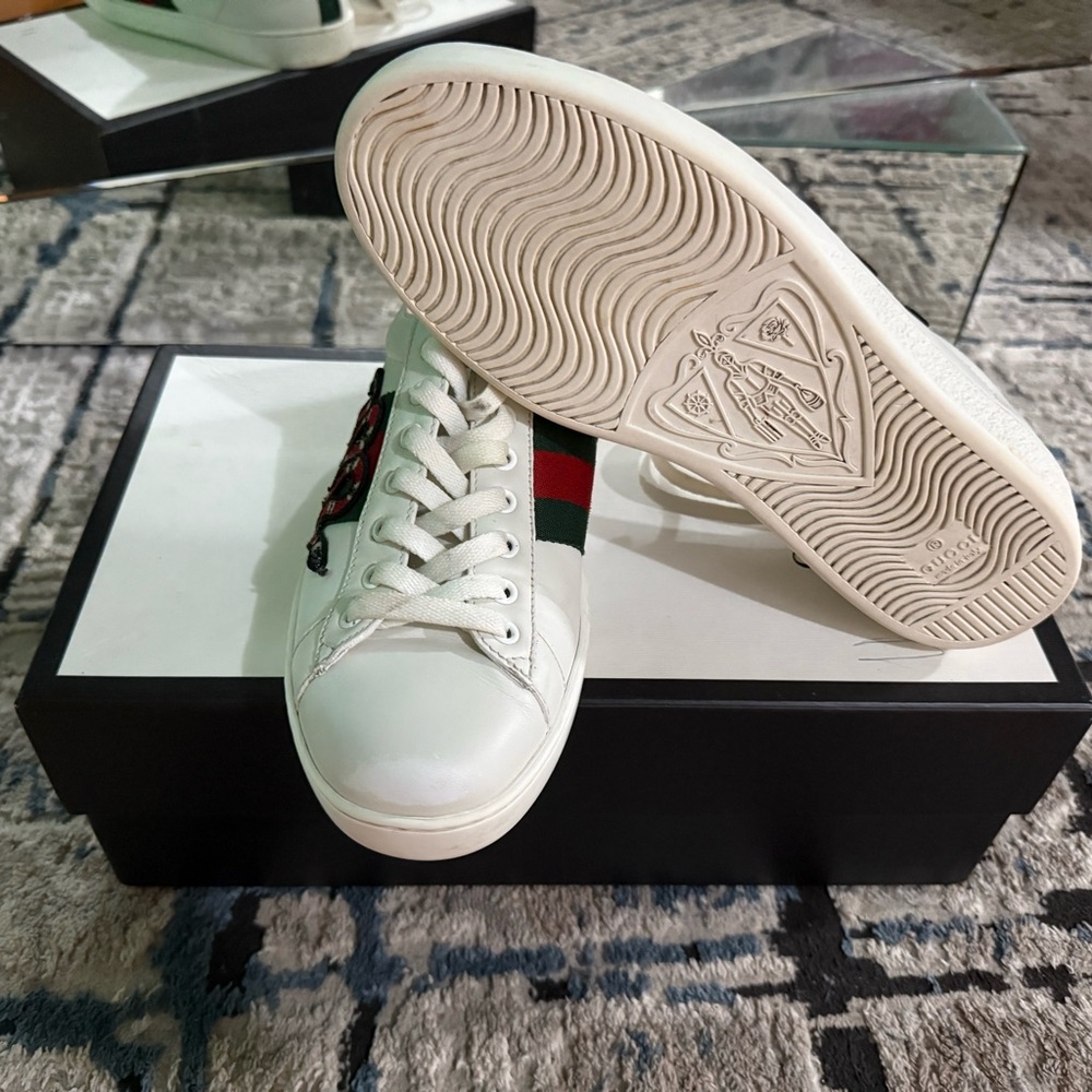 Gucci White and Green Men's Sneakers with Red Accents - Picture 3 of 3